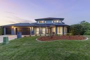 Canberra online auctions: Amaroo home sells for $1.15 million after close to 100 bids
