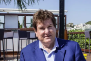 Billionaire Con Makris puts $200m of shopping centres up for sale