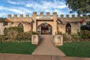 A liquor shop shaped like a castle? Wine not