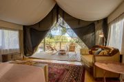 'Safari-style' retreat for sale on the Derwent River