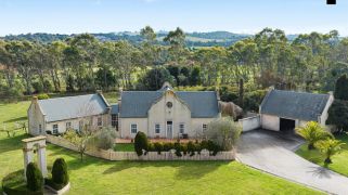 Private schools circle $10m estate of late Australian billionaire, agent says