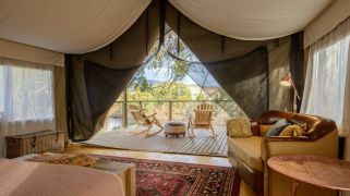 'Safari-style' retreat for sale on the banks of Tasmania's Derwent River 'Safari-style' retreat for sale on the banks of Tasmania's Derwent River