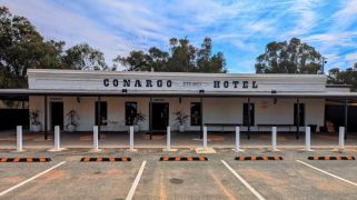 Iconic Conargo pub known for bush-bashing bumper stickers calls last drinks Iconic Conargo pub known for bush-bashing bumper stickers calls last drinks