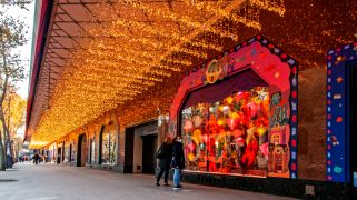 Online v in-person shopping this Christmas: Why bricks-and-mortar stores still matter