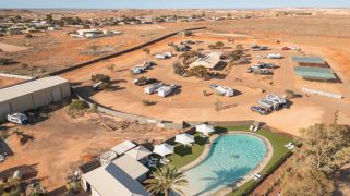 'Substantial reinvestment': Nab Coober Pedy’s biggest caravan park and oasis pool