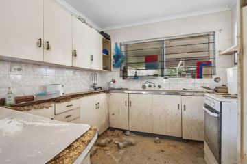 Aussie cyclone-ravaged home for sale requires a brave buyer