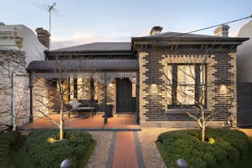 This Albert Park "unicorn" home lies just metres from the action