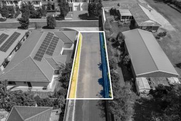 Piece of 'road' listed as a 'dream home' site in suburban Sydney