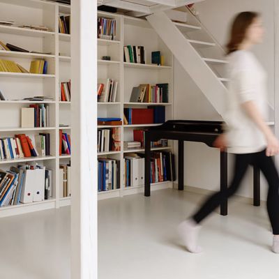 Floating shelves and cube storage: how to organise and style vertical storage spaces