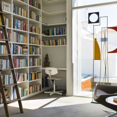 A look at the modern home library