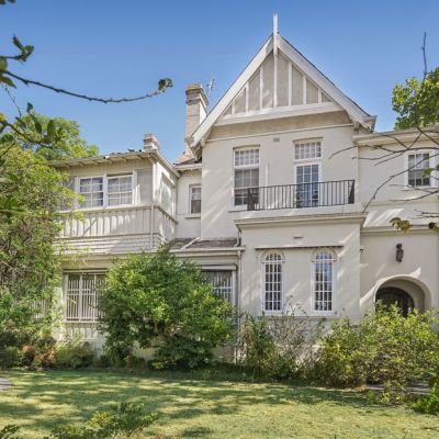 A $9 million Toorak house to be knocked down for Larry Kestelman-led apartment project