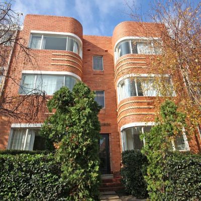 Melbourne sellers pause before listing