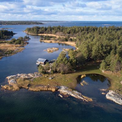 Cabin in Sweden up for sale, complete with Grillskär Island included