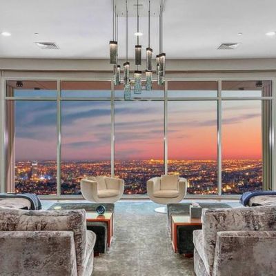 Mathew Perry selling LA penthouse