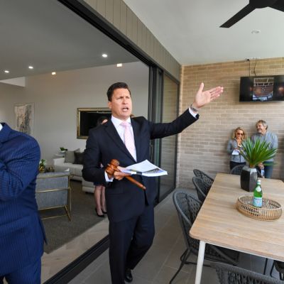 Sydney auctions: Spring listings shortage sees bidders go 'a little crazy' for good properties