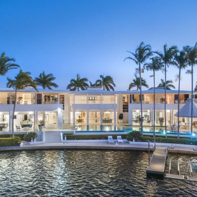 Hotel style and concrete marvels: prestige homes