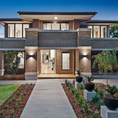 Melbourne's auction market ends year with clearance rate above 70 per cent