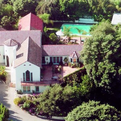 This is where A-listers like to stay when they need a rental in Hollywood