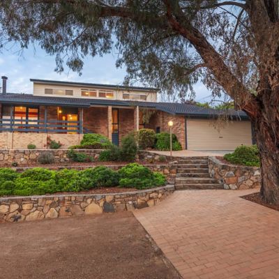 Canberra auctions: Young families flock to auctions