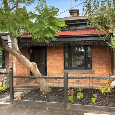 Melbourne auctions: Two-bedroom Kensington terrace in need of renovation fetches $1.13 million