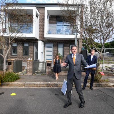 Sydney auction numbers continue to rise after clearance rate revised up again