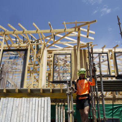 Home builders, renovators offered $25,000 grants in federal government package
