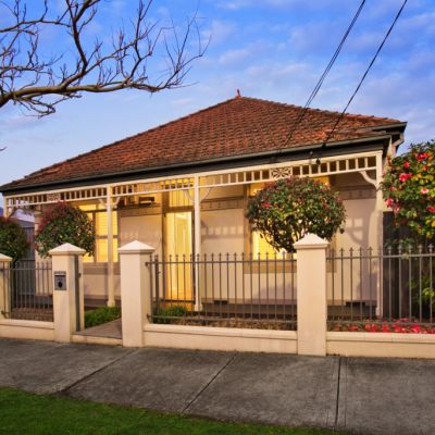 Spring auction market expected to run late into the year in Sydney as buyer demand grows