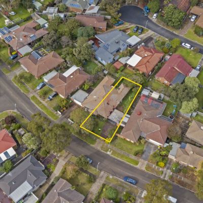 Investor nabs fire-damaged Frankston house for $245,000
