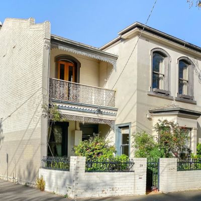 Melbourne auctions: WW2 veteran’s South Melbourne home sells for $203,000 above reserve