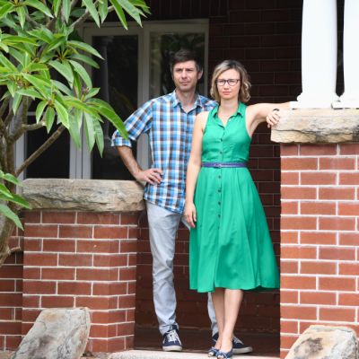 Rush to buy a house in Sydney heats up, with few homes on the market