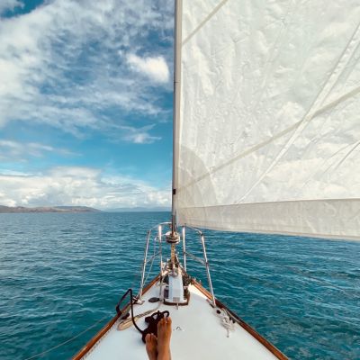 The Melbourne couple who moved to a yacht in the Whitsundays