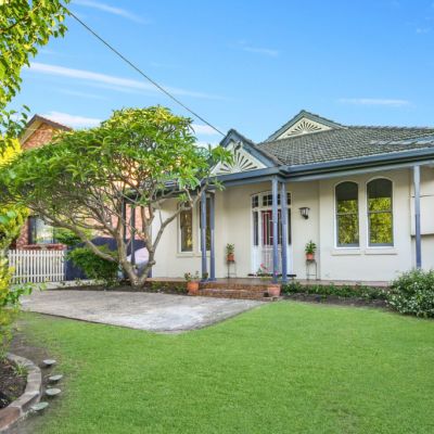 Families push prices above reserves in a big Sydney auction weekend