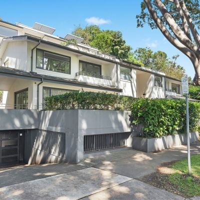 Darling Point apartment smashes reserve by $1.125m in huge Sydney auction weekend