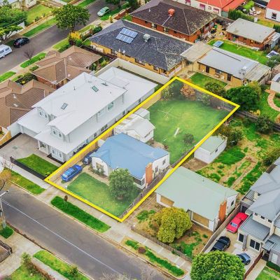 Melbourne auctions: Developers push Spotswood home $305,000 above reserve, despite 20-month settlement