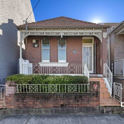 Sydney online auctions: Lilyfield home sells for $1,825,000, with proceeds to go to charity