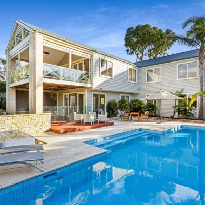 House prices rise by up to $20,000 a week in sought-after neighbourhoods, data shows