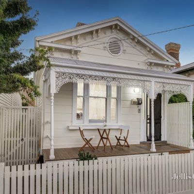 Kylie Minogue sells Armadale investment property for $1.715 million after buying it for $185,000