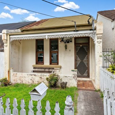 Sydney online auctions: Banksia home sells for $500,000 above reserve