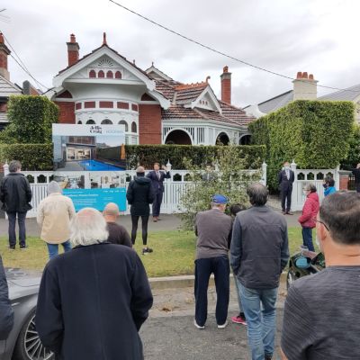 Melbourne auctions: Albert Park stunner fetches $7.725 million as on-site auctions return