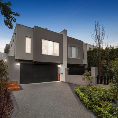 Melbourne auctions: Malvern townhouse sells for $3 million as in-person auctions restart