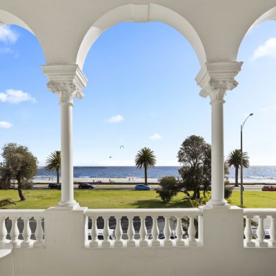 ‘A miniature castle on the beach’ just listed at an iconic Middle Park address