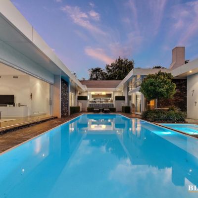 Deakin home breaks suburb and ACT auction records