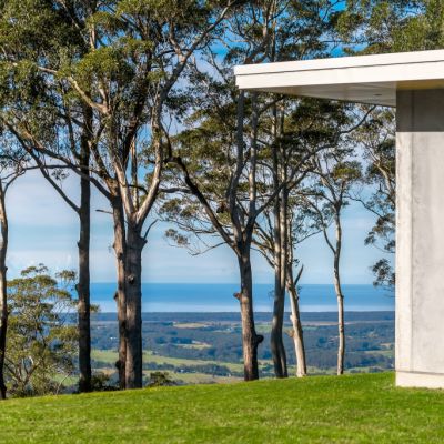 ‘Bringing the outside in’: A Shoalhaven mountain retreat hits the market