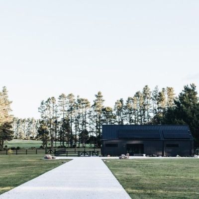 ‘The most amazing weekender’: All black Southern Highlands barn with everything at your fingertips