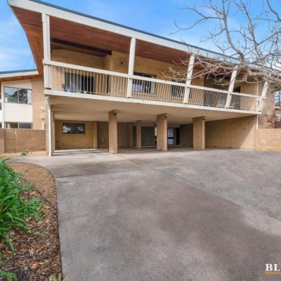 Canberra auctions: Fraser home sells for second-highest price for the suburb