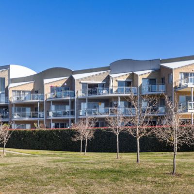 Canberra auctions: Belconnen apartment fetches better-than-expected $955,000
