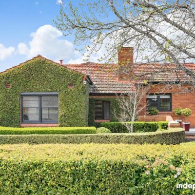 Canberra auctions: Narrabundah home sells to phone bidder for $2.215 million