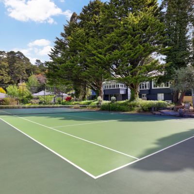 Advantage, home owners: A tennis court can ‘easily add another $200,000 to the price’