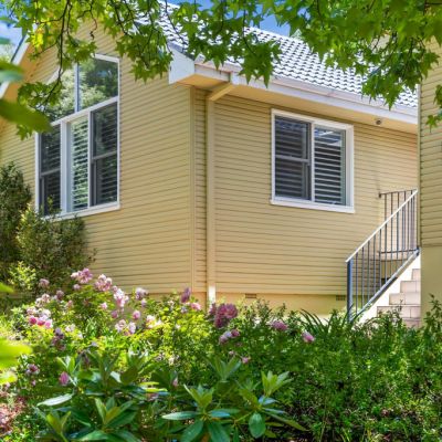 The eight Canberra homes for sale where autumn leaves are best viewed