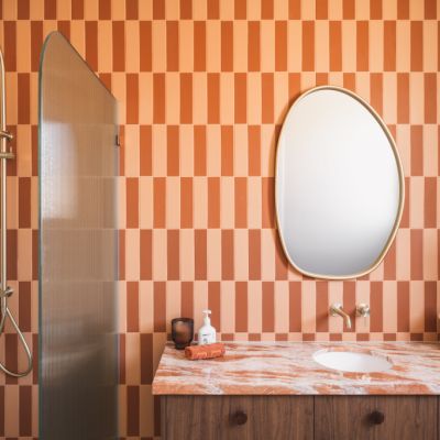 Do main bathrooms still need a bath to feel complete?